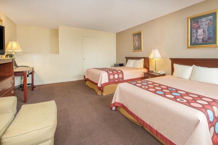 Room 12 of 15