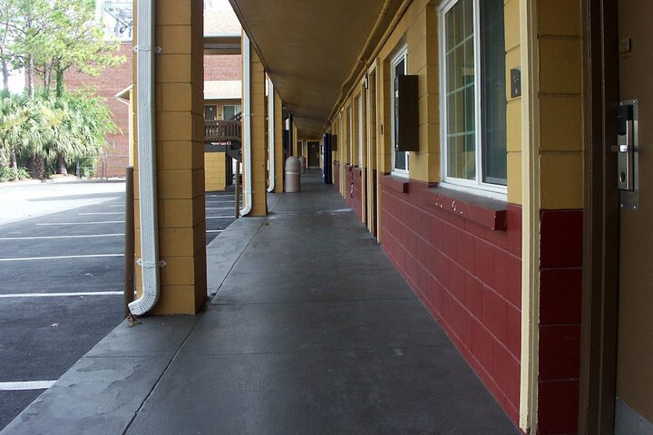 Ballroom/Hall 35 of 37