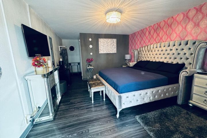 Room 74 of 77