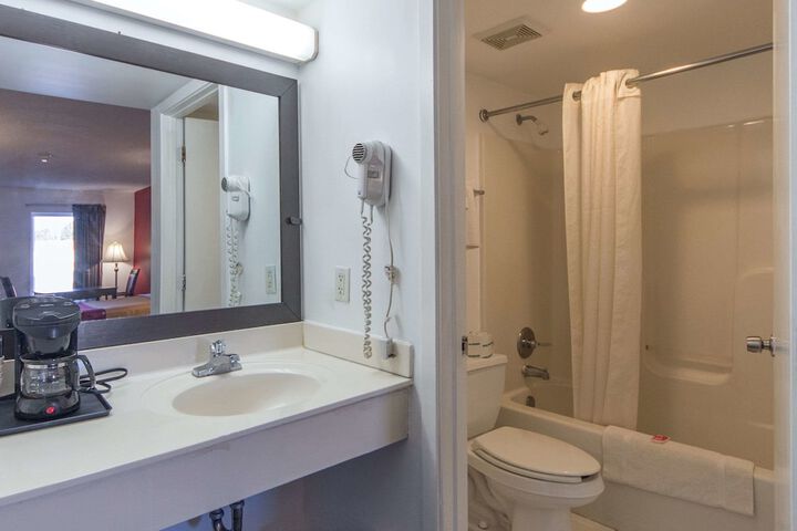Room 13 of 24
