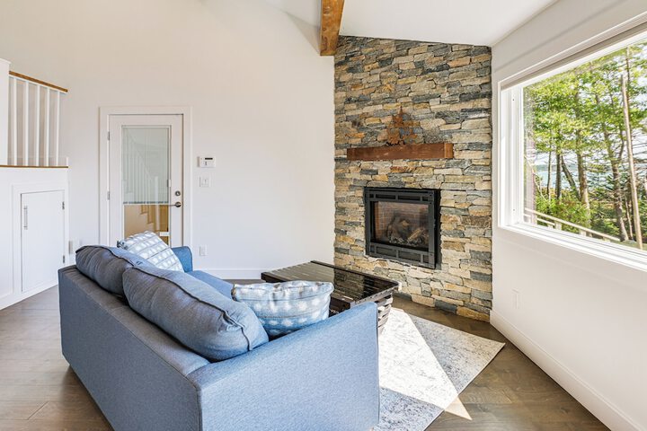 Waterfront Roque Bluffs Hideaway w / Private Beach