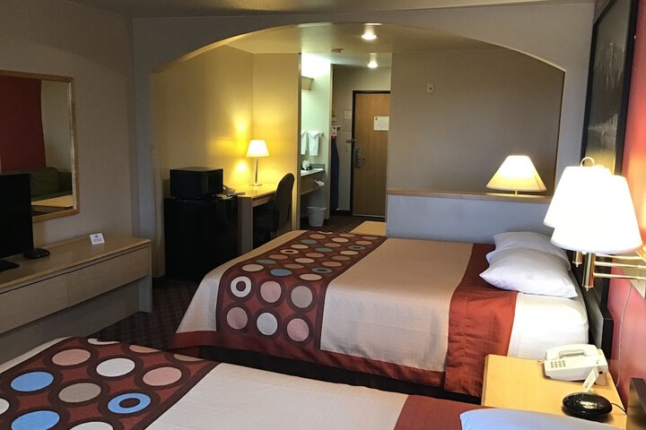 Room 16 of 25