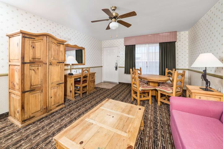 Room 14 of 15