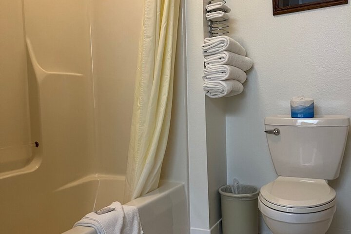 Room 32 of 54