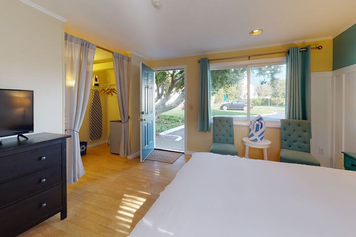 Breezeway Boutique Hotel