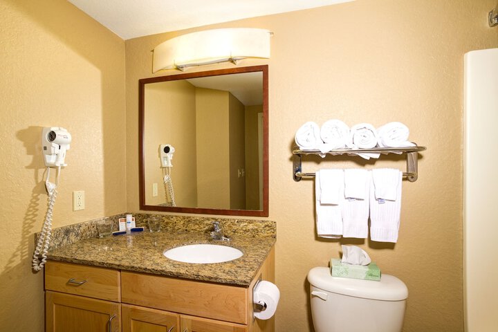 Room 32 of 42