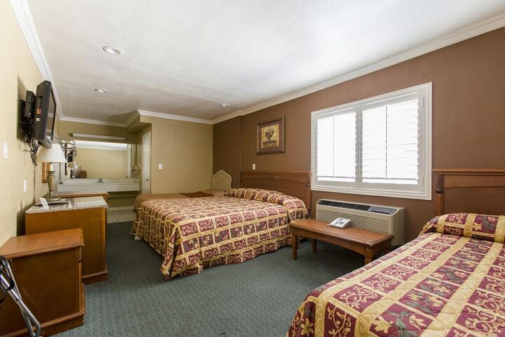 Room 35 of 67