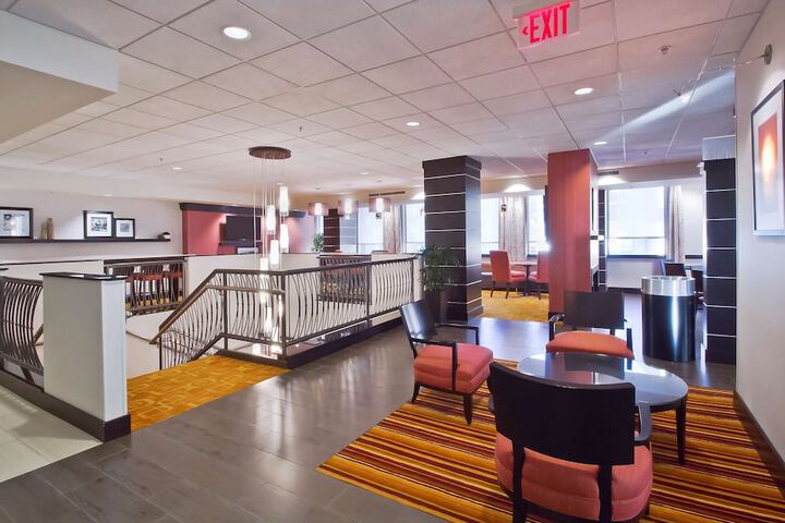 Hampton Inn & Suites Columbus-Downtown