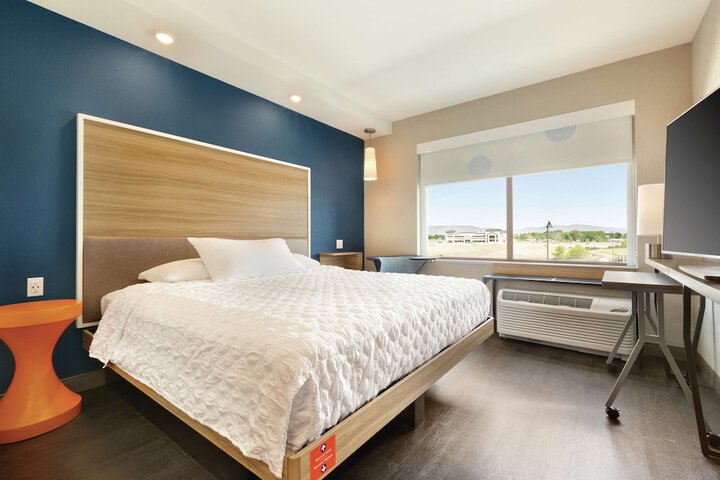 Room 21 of 33
