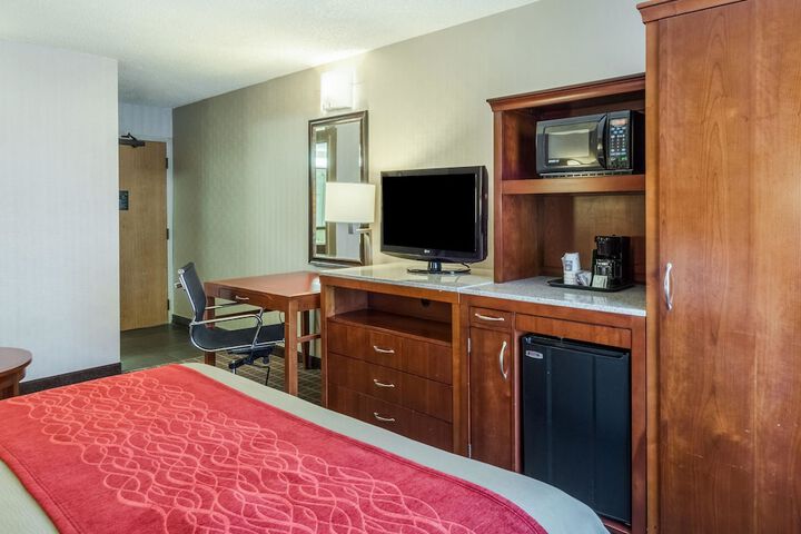 Room 32 of 54