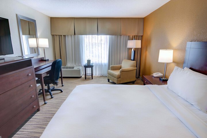 Room 27 of 47