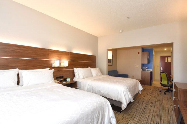 Room 18 of 38
