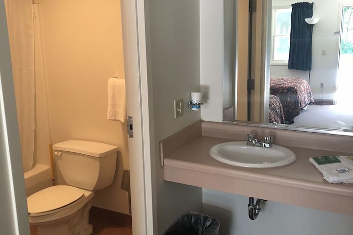 Room 5 of 7