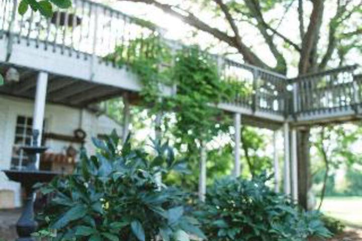 ORCHARD HOUSE BED & BREAKFAST