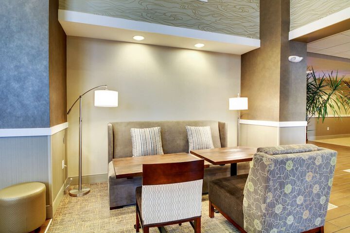 Hampton Inn & Suites Milwaukee West