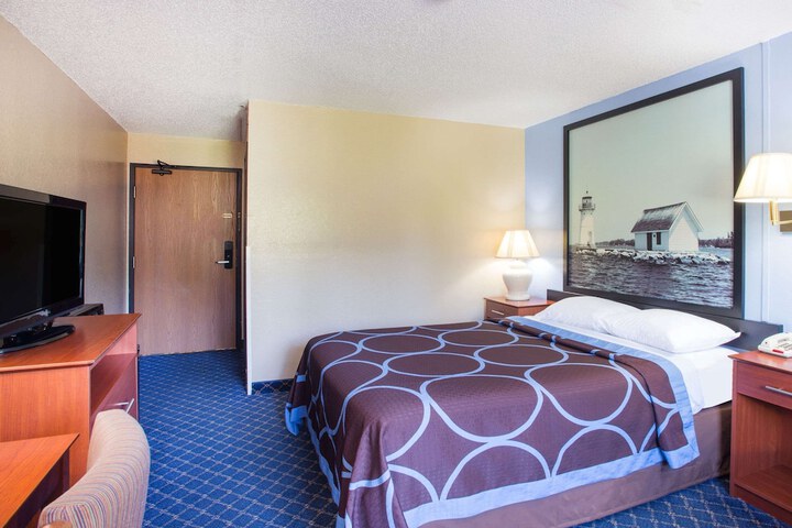 Room 13 of 21
