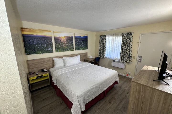Days Inn by Wyndham San Marcos
