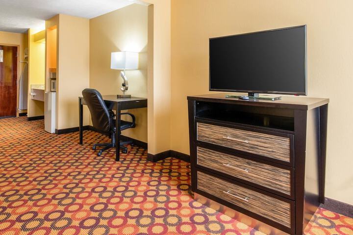 Room 17 of 35