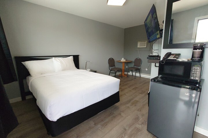 Room 6 of 6