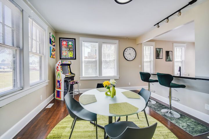 Waterfront Portsmouth Apt: 1 / 2 Mi to Dtwn & Ferry