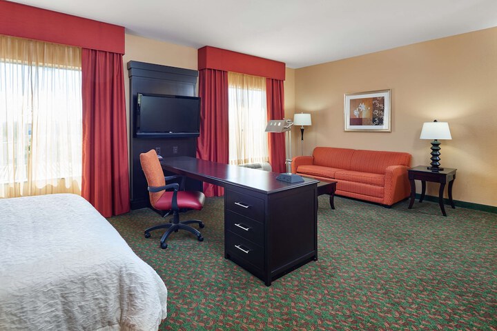 Room 32 of 43