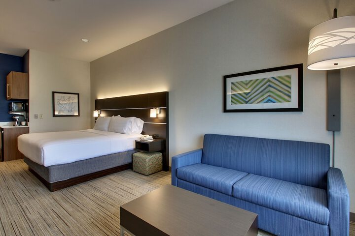 Holiday Inn Express & Suites Morris by IHG