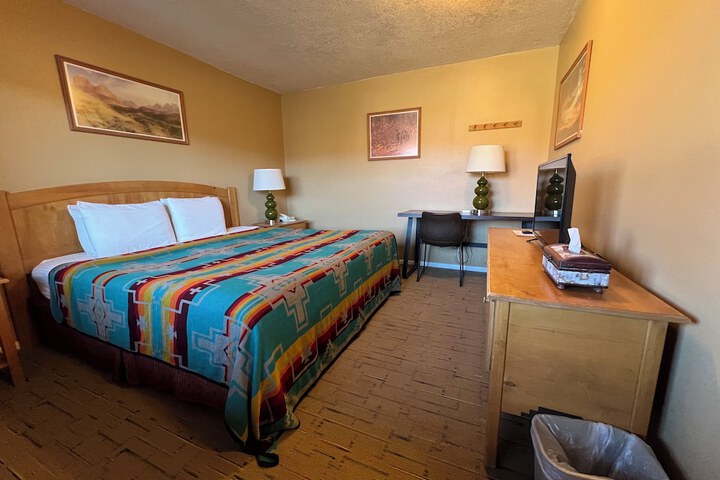 The Rim Rock Inn