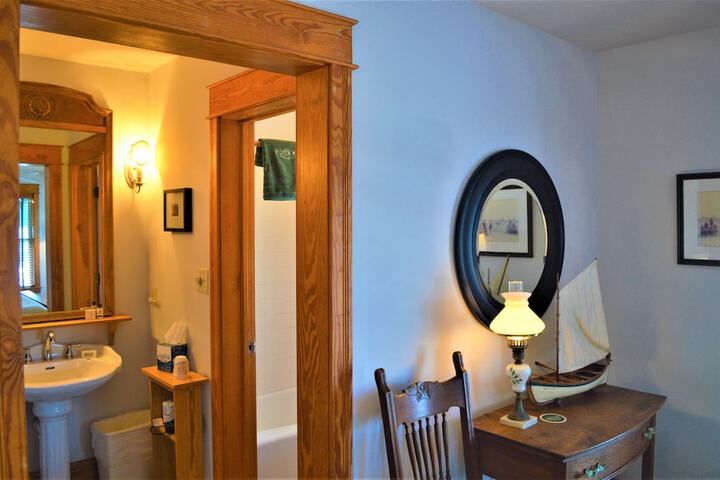 Roanoke Island Inn