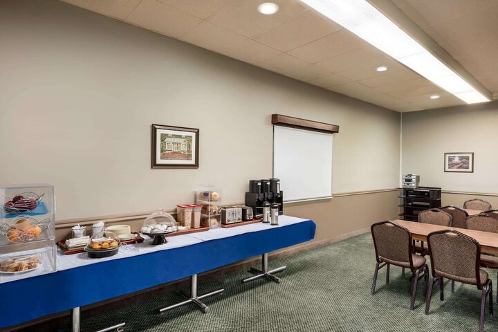 Breakfast/Coffee Service 53 of 56