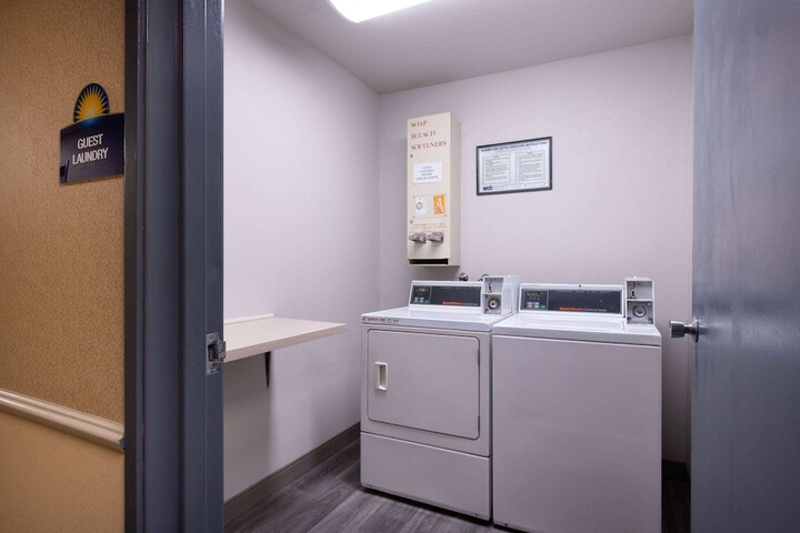Room 16 of 28