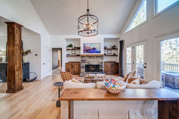Luxury Mountain Home in Big Canoe! Golf / Lake / EV / Game Room!