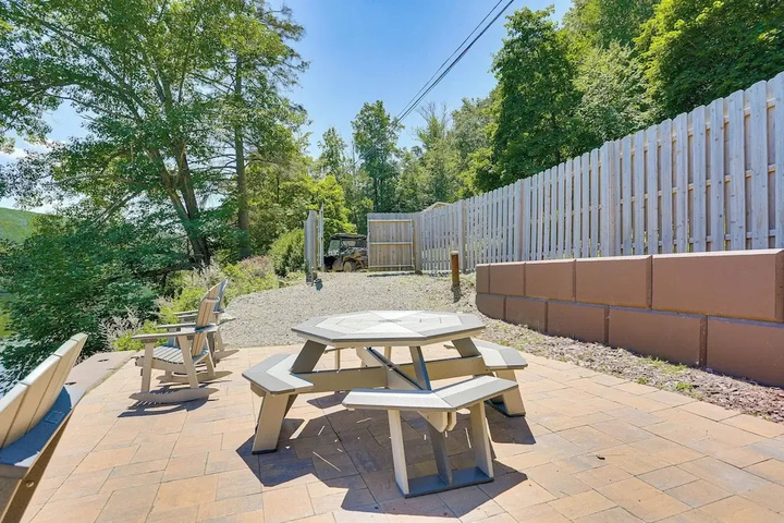 Delaware River Access: Peaceful Farm Retreat!