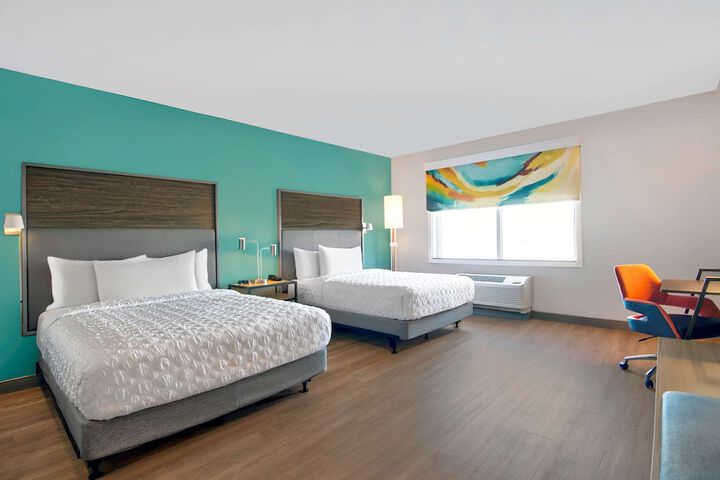 Room 13 of 32