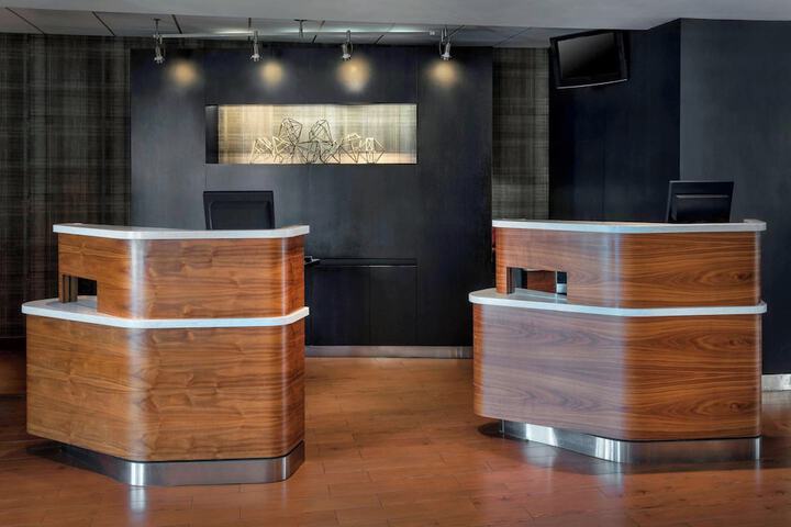 Courtyard by Marriott Newark Liberty International Airport