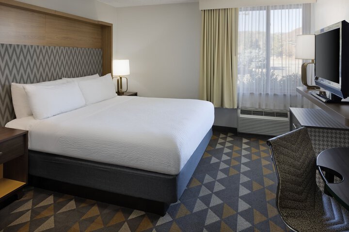 Room 46 of 84