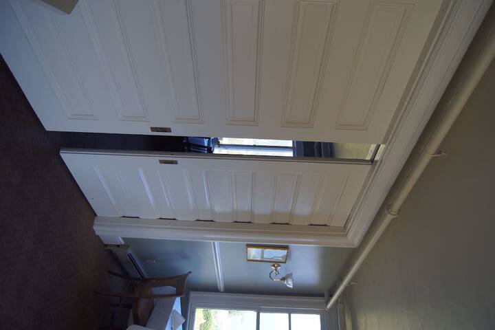 Room 16 of 32
