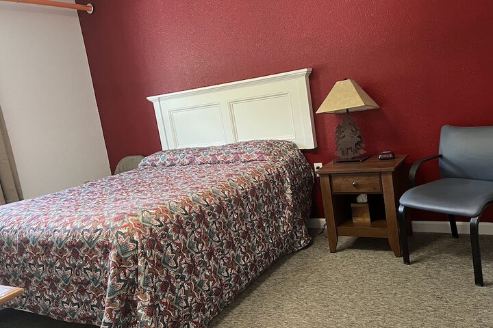 Room 80 of 82