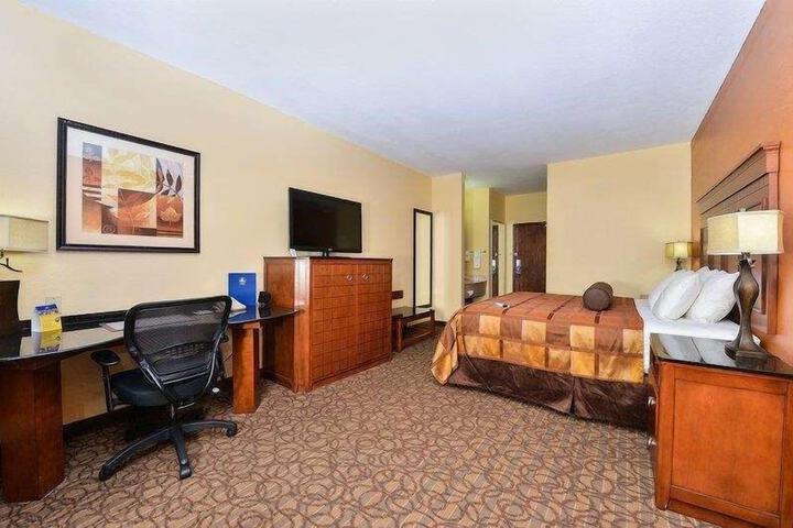Room 15 of 18
