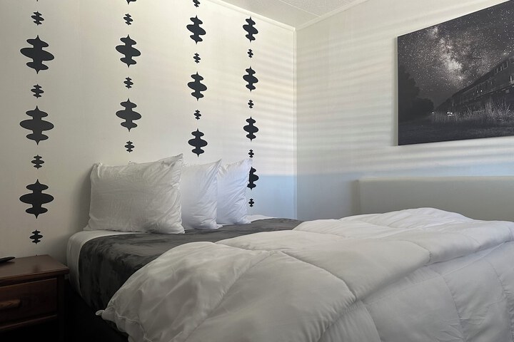 Room 12 of 25