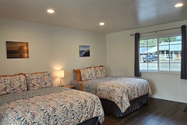 Pacific City Inn