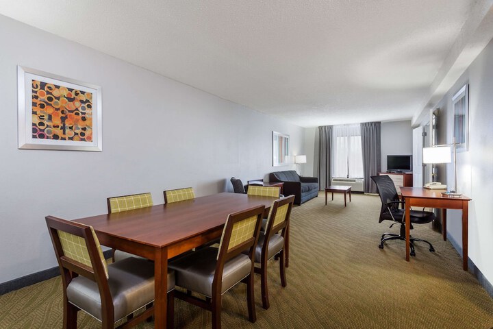 Room 18 of 36