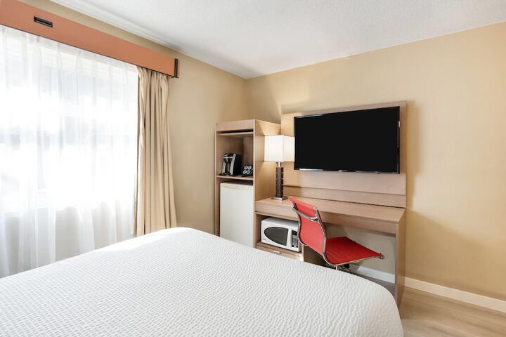 Days Inn by Wyndham Nanaimo