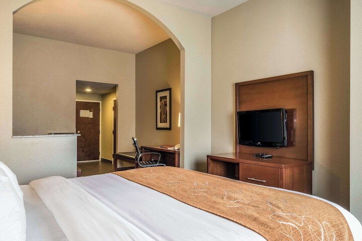 Room 16 of 40