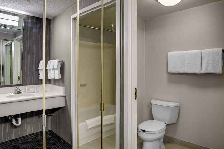 Courtyard by Marriott Cleveland Westlake