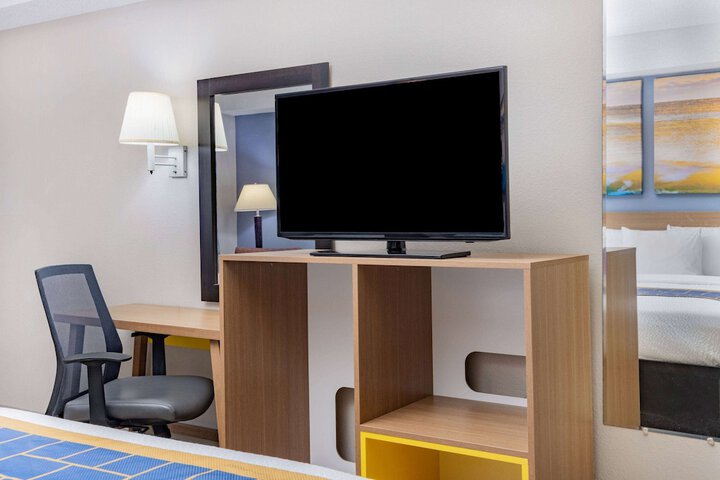 Room 34 of 41
