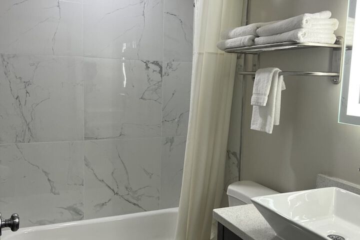 Room 11 of 24