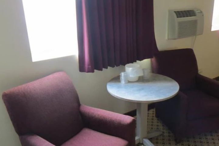 Room 12 of 19