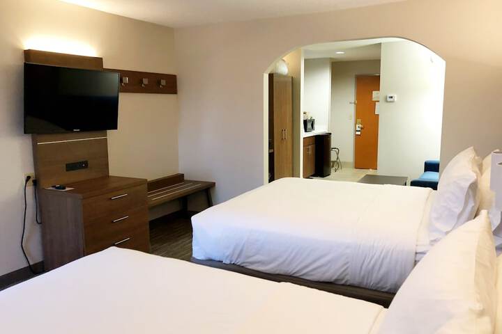 Holiday Inn Express Hotel & Suites Harrison by IHG