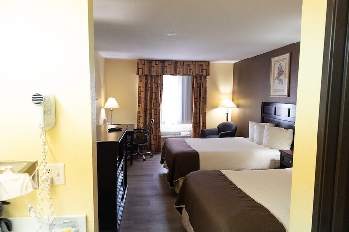 Baymont by Wyndham Battle Creek Downtown
