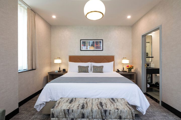 Room 25 of 86